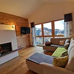 Leo Chalet