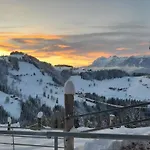 Leo Chalet
