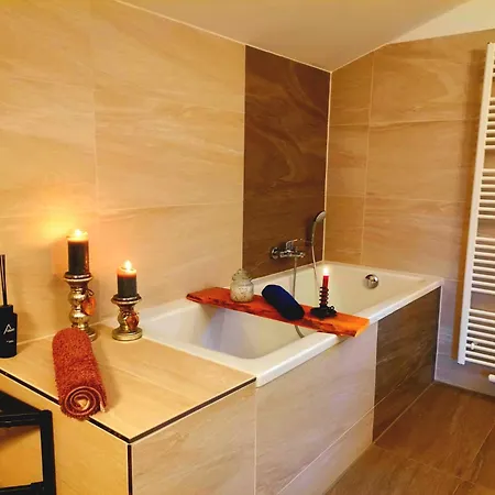 Leo Chalet *